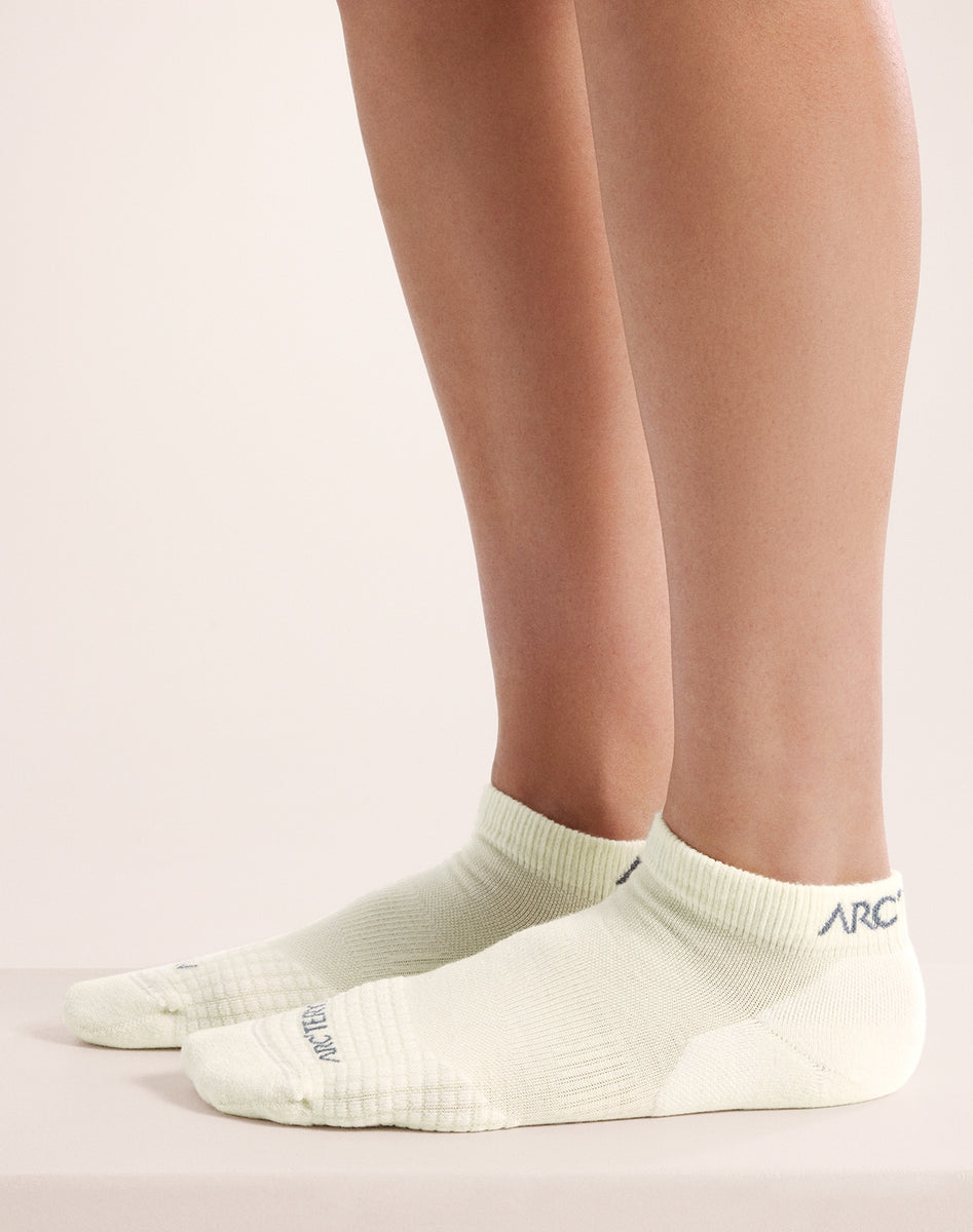 【Arc'teryx】メリノウール混紡・ローカットソックス メリノウール ローカット ソックス – アークテリクス公式