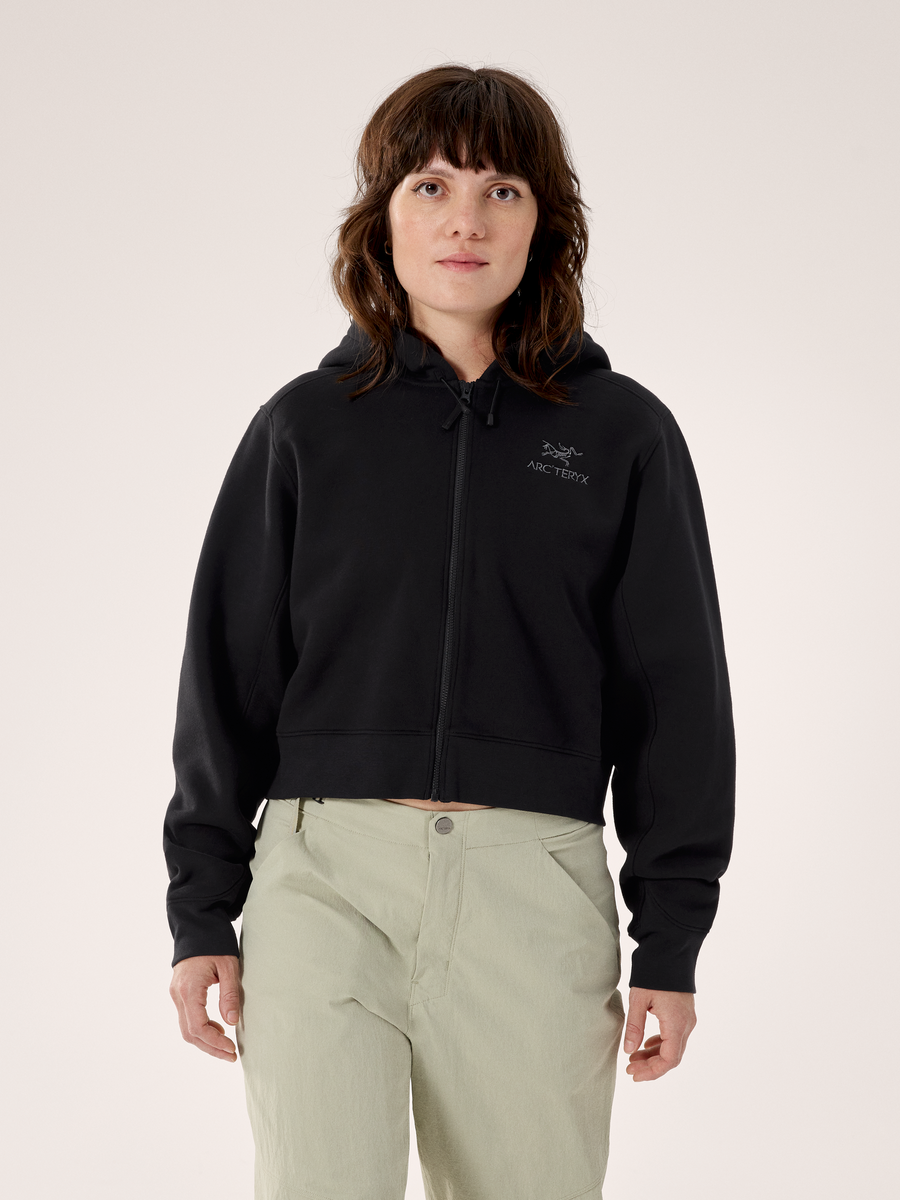 エンブレム フリース フルジップ クロップ フーディ ウィメンズ エンブレム フリース フルジップ クロップ フーディ ウィメンズ