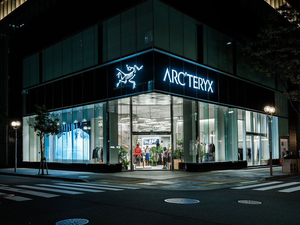 新品★2025年　アークテリクス直営店購入　アークテリクス　ヒリアド6 ブラック ARC'TERYX - 新品☆2025年新作 アークテリクス直営店購入