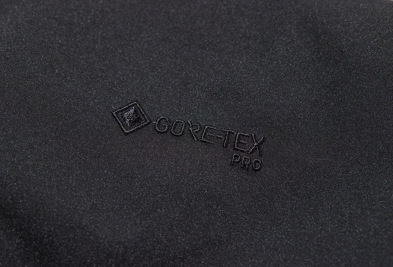 GORE-TEX PRO
ファブリクスを採用