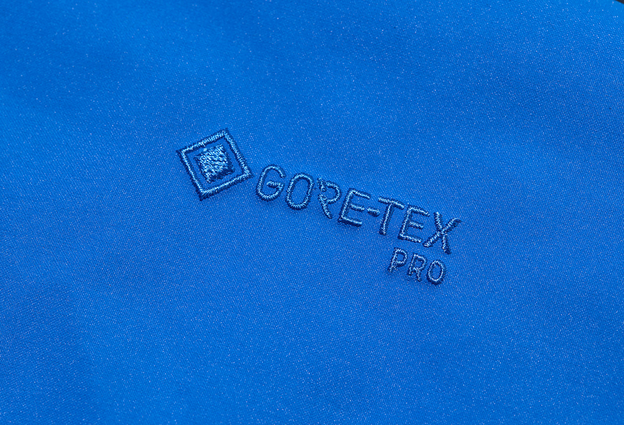 GORE-TEX PRO<br>ファブリクスを採用