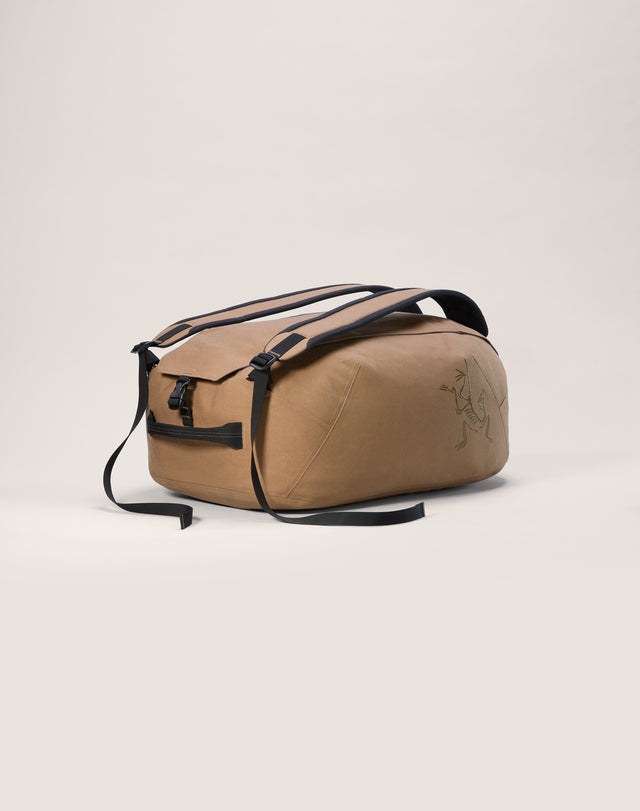 アークテリクス・キャリアダッフル 40L｜収納ポーチ付き｜軽量・丈夫・旅行バッグ Carrier 40 Duffle – Arc'teryx Tokyo Ginza