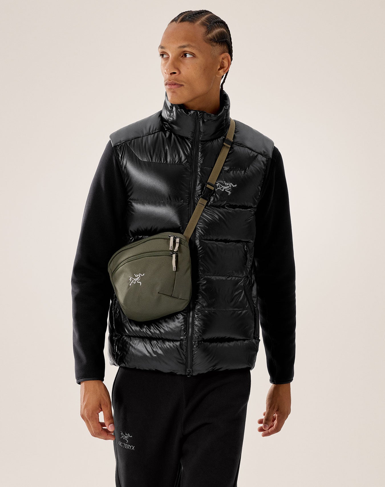 Arc'teryx 黒金 防水バッグ ARCTERYX アークテリクス ショルダーバッグ/カジュアル