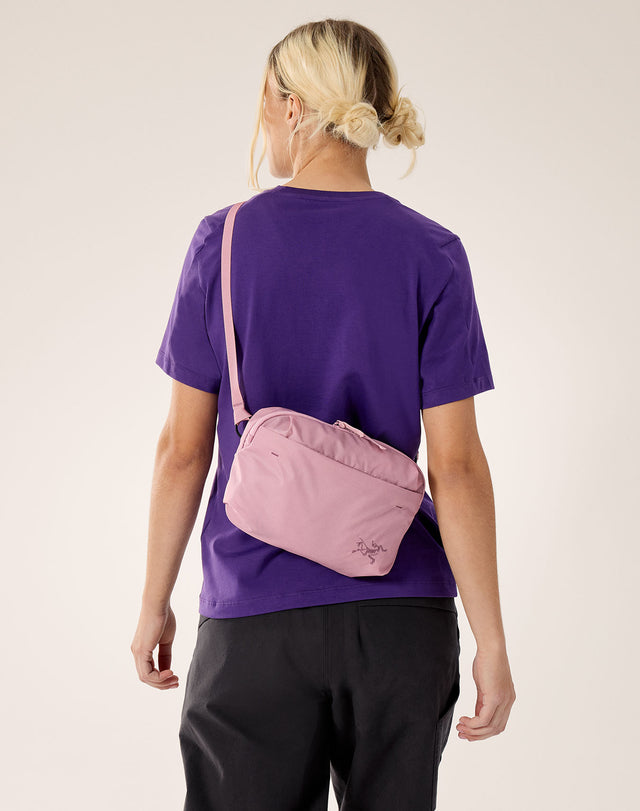 ヒリアド クロスボディ バッグ