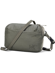 ヒリアド クロスボディ バッグ