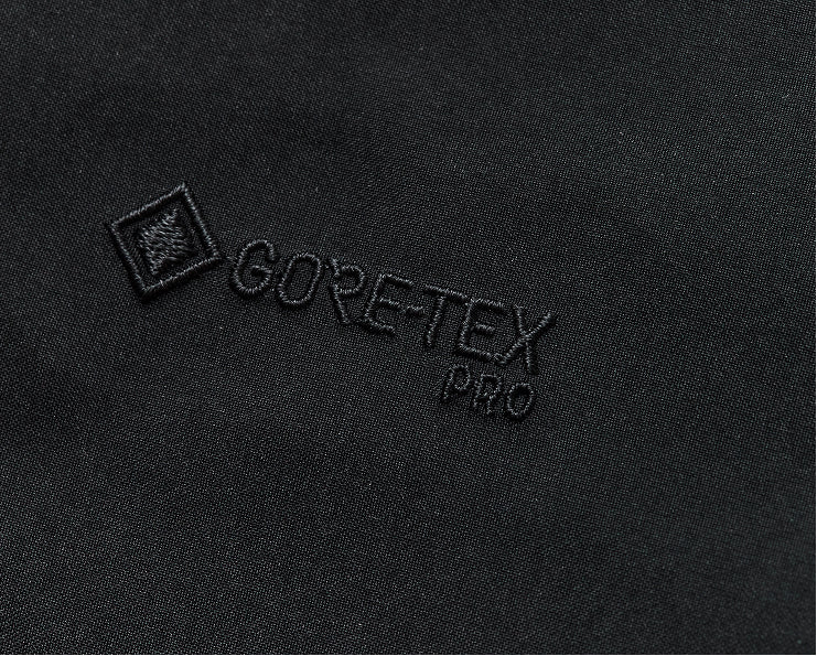 次世代GORE-TEX PRO ファブリクスを採用